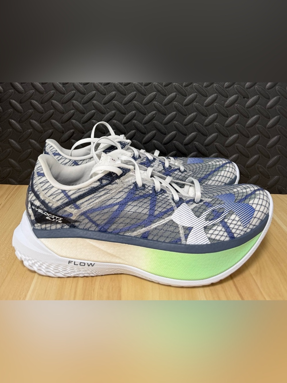 Under Armour Velociti Elite White Blue Running Shoes 3027205-101 Mens Size 9.5 - Picture 3 of 5